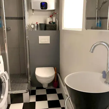 Appartement D'Une Chambre Avec Vue Sur La Ville Et Wifi A Paris Appartamento